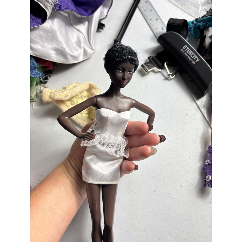 Barbie Basics No 04 Collection 001